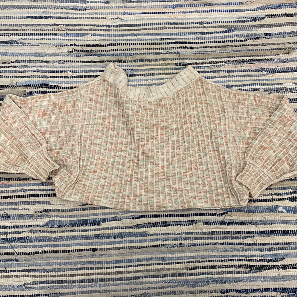 URBAN OUTFITTERS CROPPED SWEATER